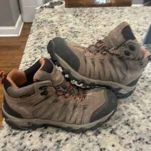 Guide Gear Men’s hiking shoes size 10 in very good condition